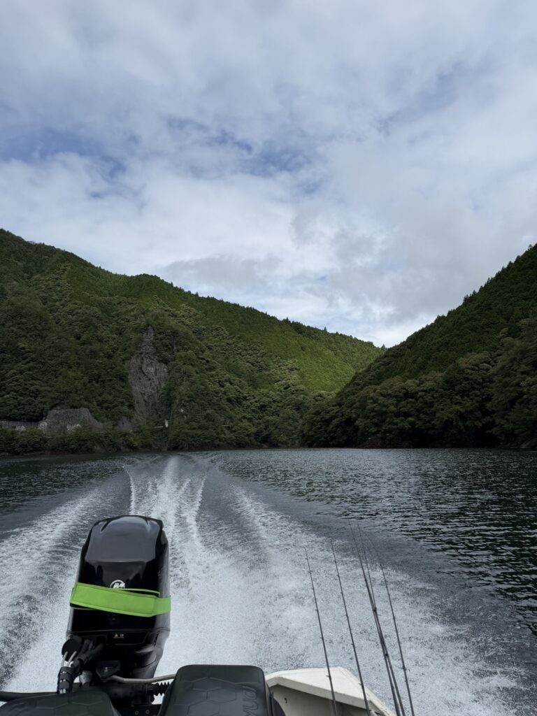 Bass fishing guide boat on Lake Ikehara, Japan