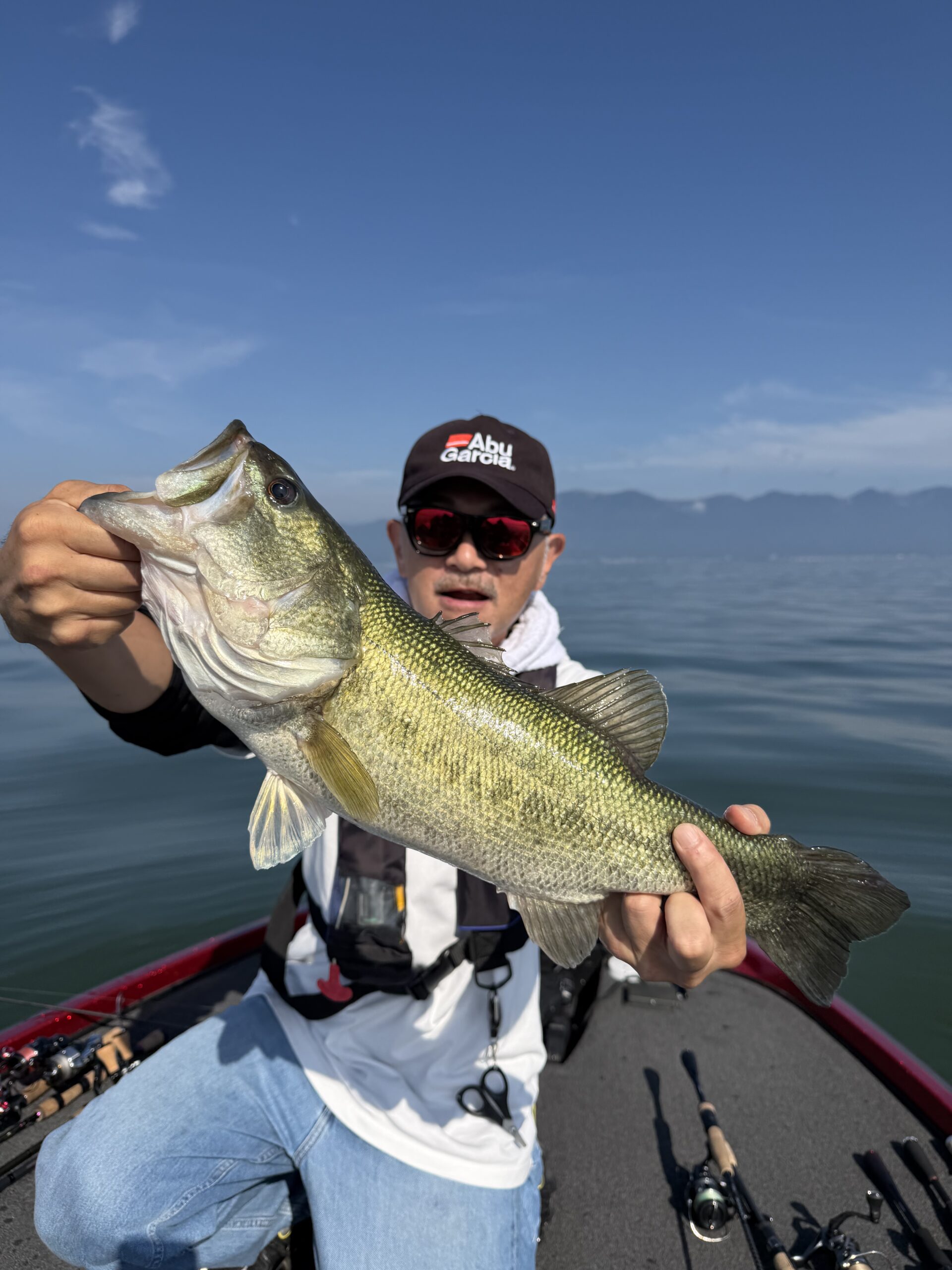 Largemouth bass caught with a JBFA guide on Lake Biwa, 2026-07-17