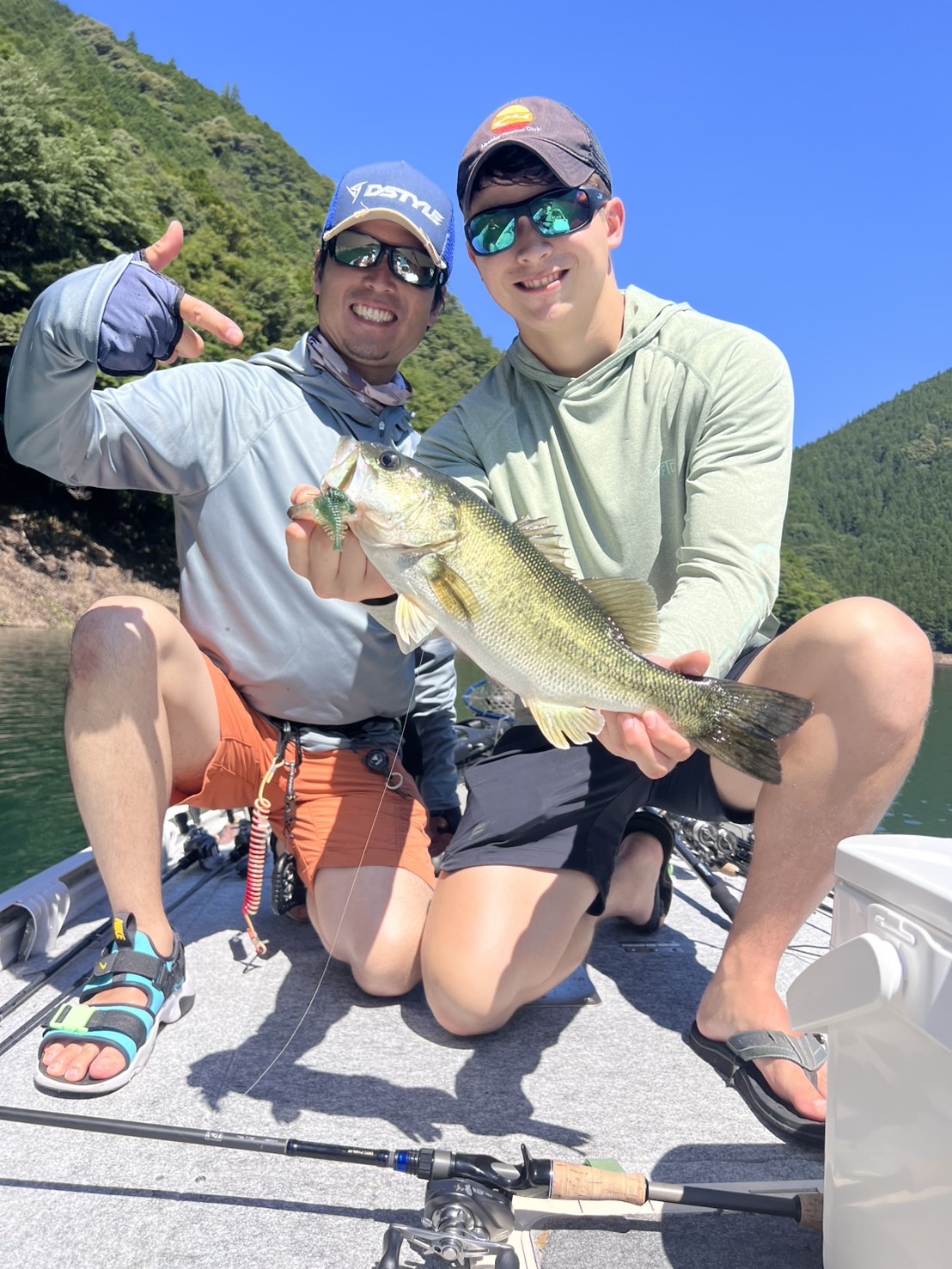 Professional bass fishing guide at Lake Ikehara, Japan