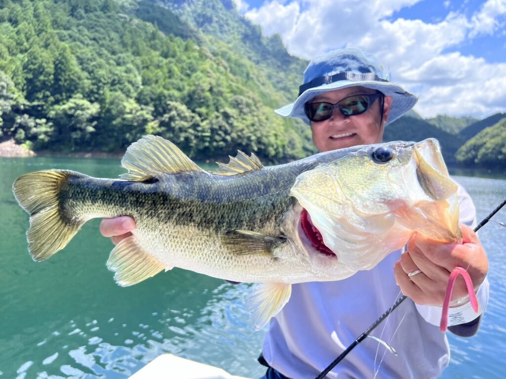 Scenery of Lake Ikehara, one of Japan's best bass fishing lakes