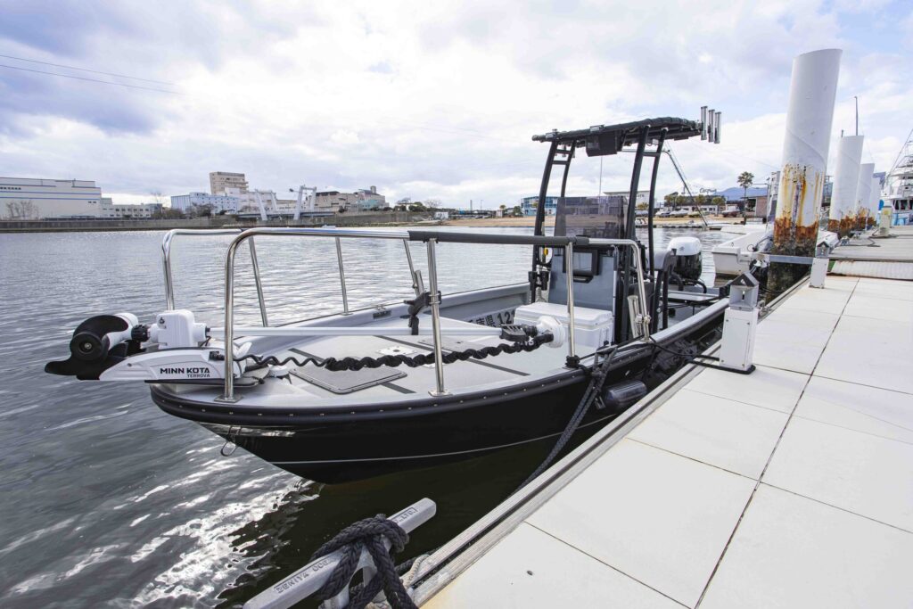 TOPKNOT LIMITED 208, our Osaka Bay charter boat