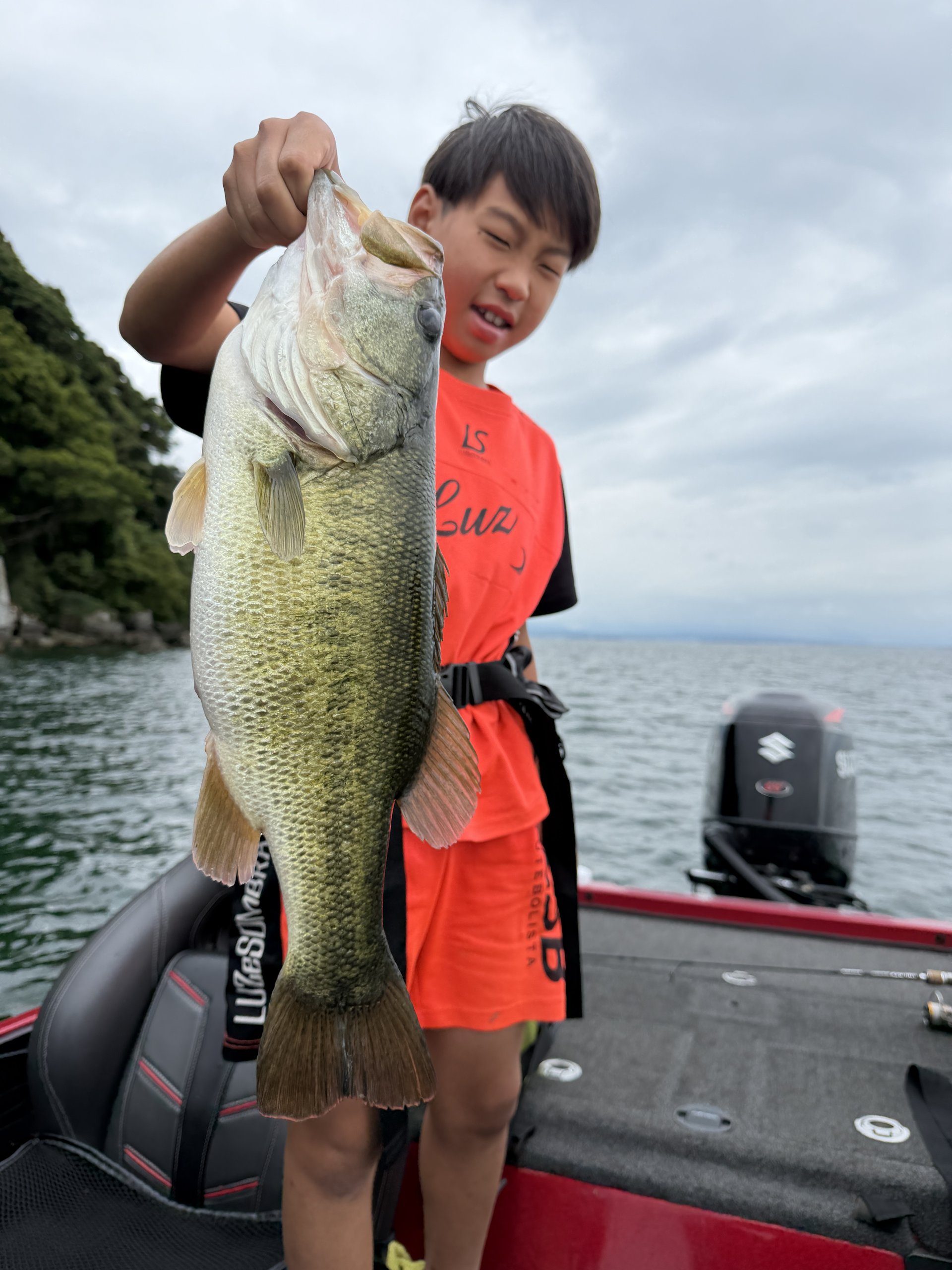 Largemouth bass caught with a JBFA guide on Lake Biwa, 2026-08-12