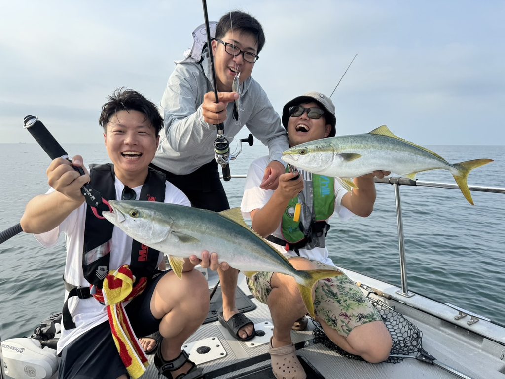 Private saltwater fishing charter on Osaka Bay