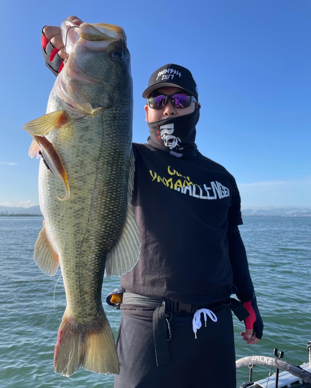Trophy largemouth bass caught with a Lake Biwa fishing guide